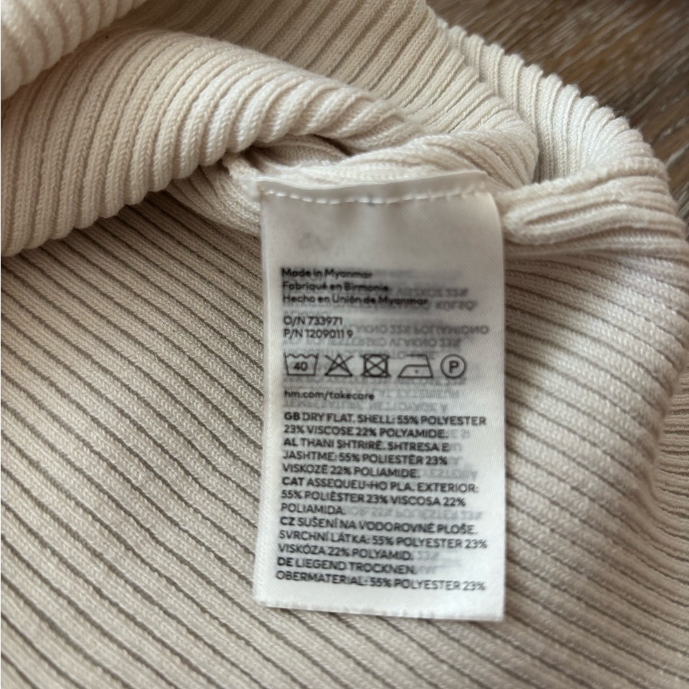 H&M Beige Ribbed Top - Picture 5 of 5